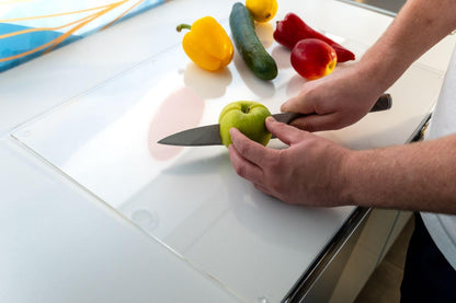 Transparentes Schneidebrett aus Acryl mit Anschlag