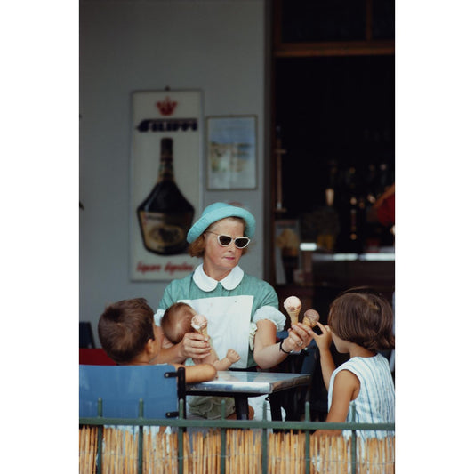 Slim Aarons - Ice Cream Time