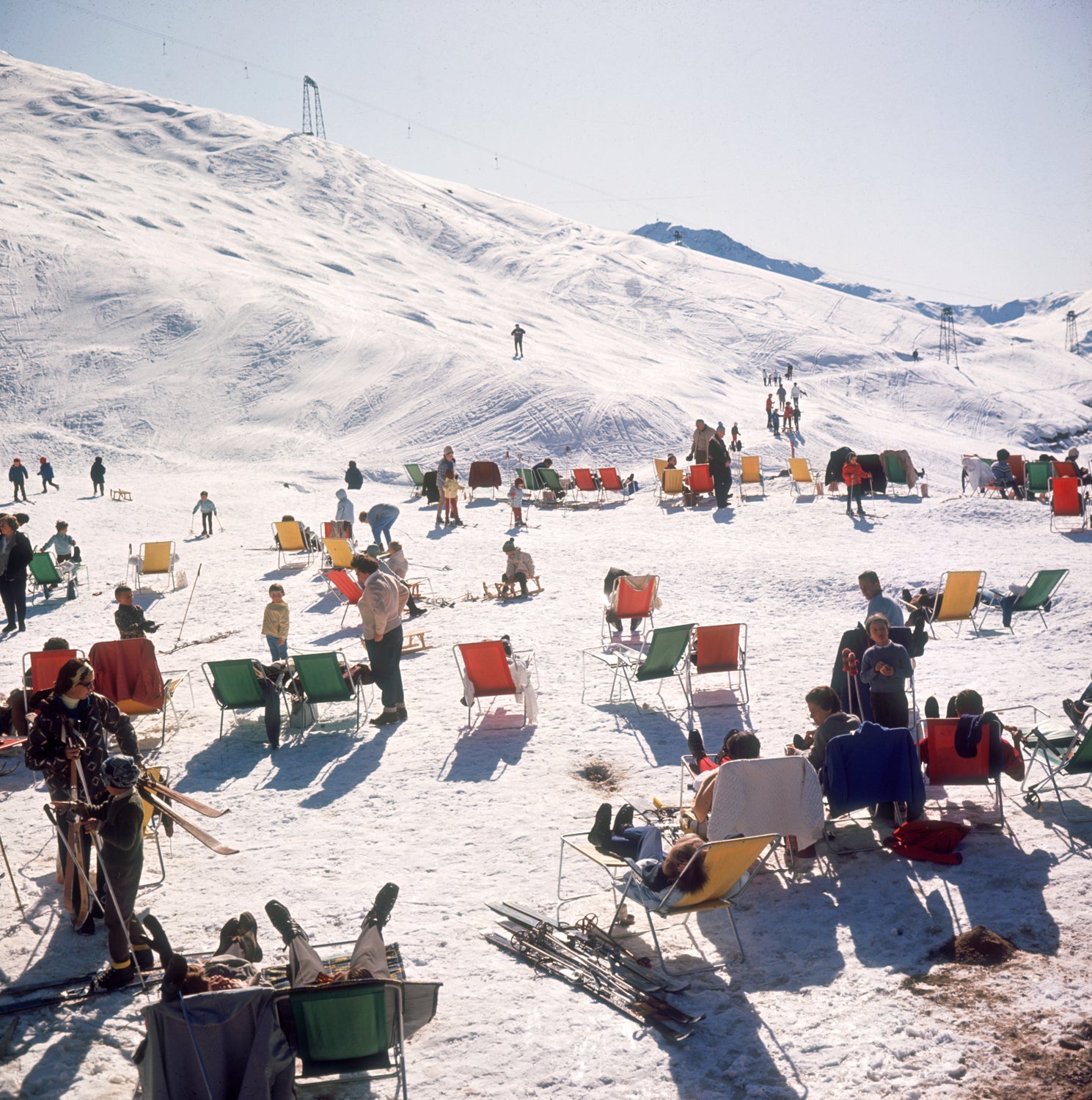 Slim Aarons - Skiers At Verbier